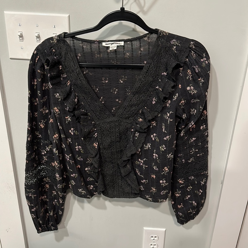 Ruffle floral long sleeve blouse